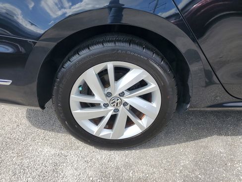 Used 2018 Volkswagen Passat 2.0T SE image 7