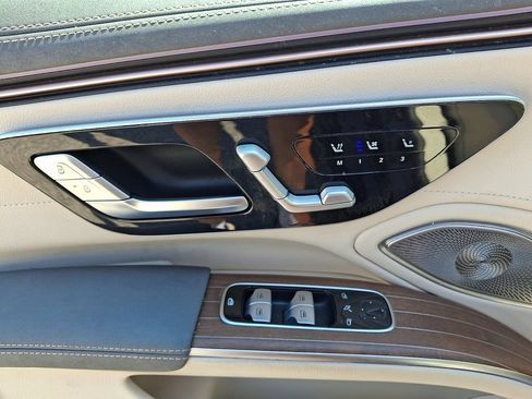 Used 2023 Mercedes-Benz EQS 580 4MATIC Sedan image 12