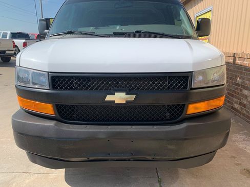 Used 2021 Chevrolet Express 2500 w/ Driver Convenience Package RWD image 7