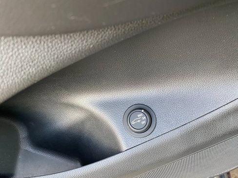 Used 2020 Buick Envision Essence w/ LPO, Road Trip Package image 20