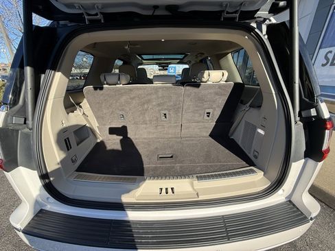 Used 2019 Lincoln Navigator Reserve image 35