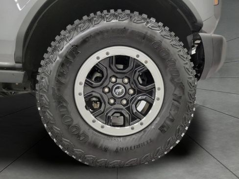 Used 2022 Ford Bronco Badlands AWD/4WD image 3