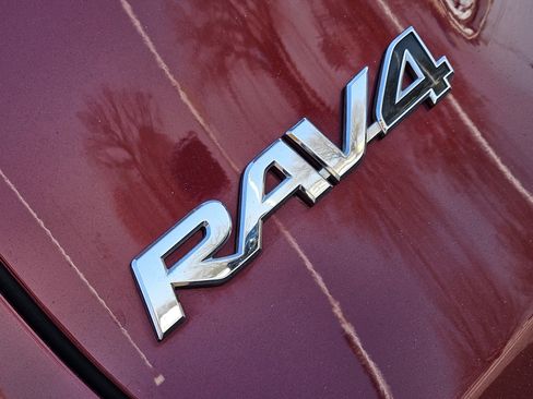 Used 2024 Toyota RAV4 XLE Premium image 9