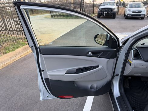 Used 2017 Hyundai Tucson SE image 21