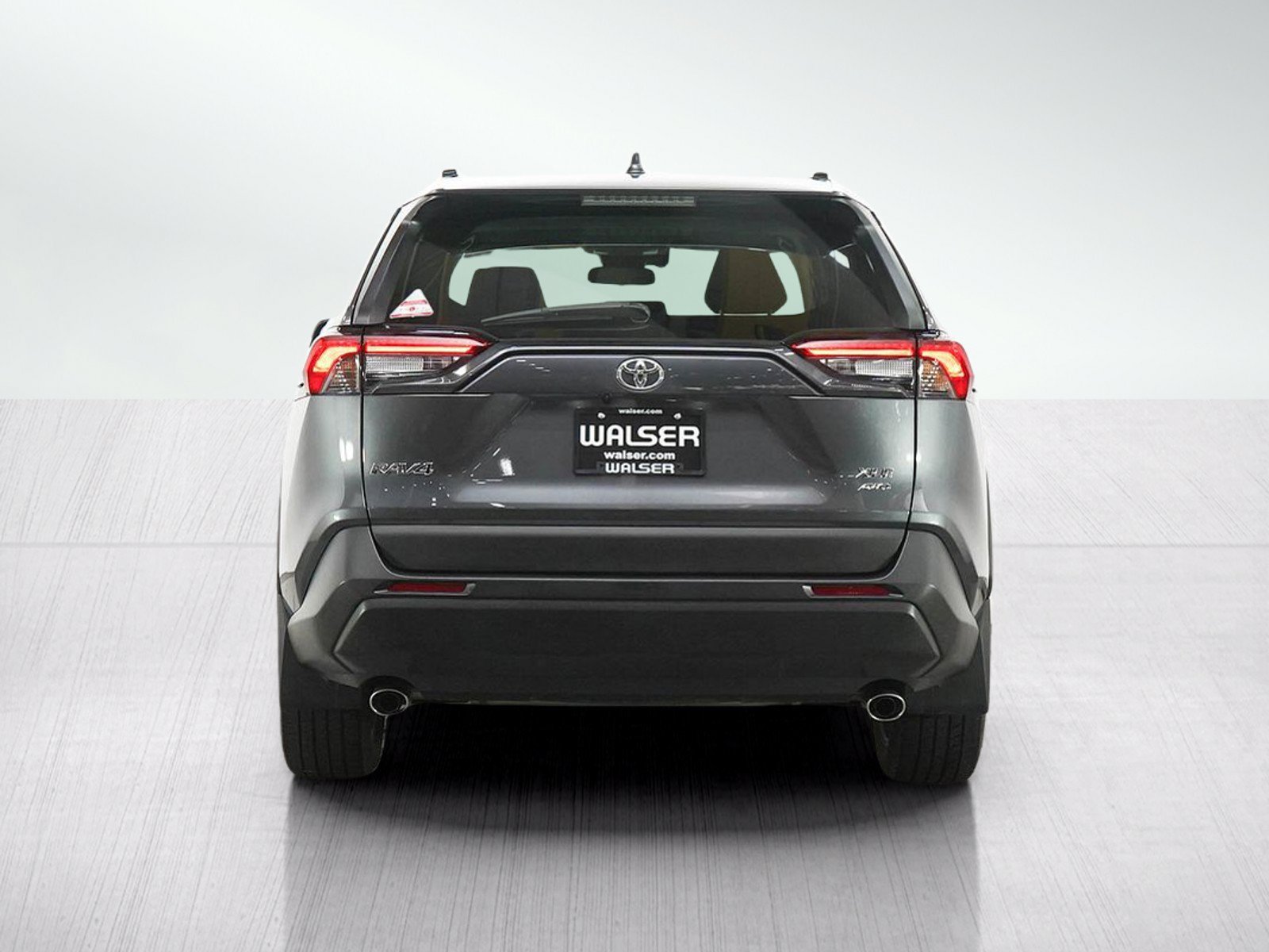 Used 2021 Toyota RAV4 XLE Premium AWD/4WD image 4