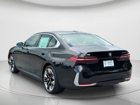 New 2027 BMW i5 eDrive40 w/ Premium Package RWD image 7