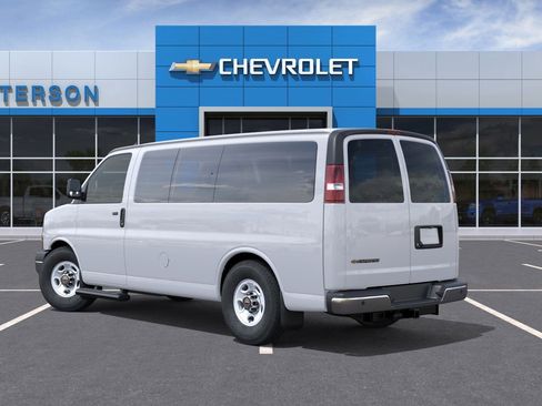 New 2026 Chevrolet Express 2500 LT image 6