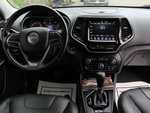 Used 2019 Jeep Cherokee Limited image 19