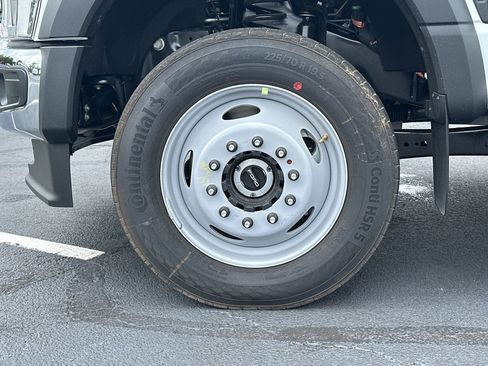 New 2025 Ford F450 XL w/ XL Chrome Package image 21