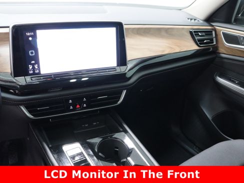 Used 2024 Volkswagen Atlas SE image 16