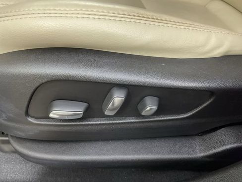 Used 2018 Cadillac XT5 Luxury w/ Driver Awareness Package AWD/4WD image 35