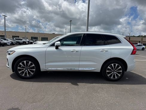 Used 2023 Volvo XC60 B5 Plus image 4