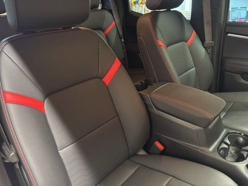 Used 2025 Chevrolet Colorado Z71 w/ Z71 Convenience Package 2 image 14