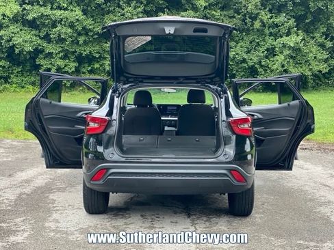 Used 2024 Chevrolet Trax LS FWD image 34