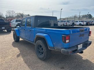 Used 2023 Jeep Gladiator Willys video 2