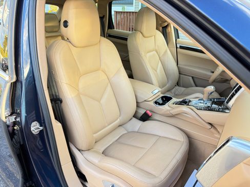 Used 2012 Porsche Cayenne image 49
