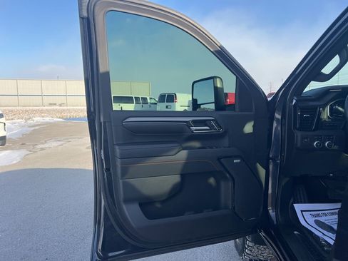 Used 2024 GMC Sierra 2500 AT4 w/ AT4 Premium Plus Package image 15