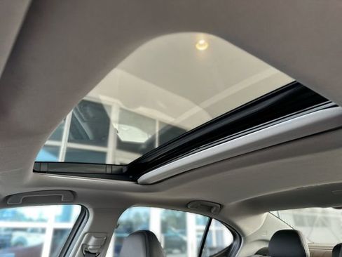 Used 2020 Acura TLX FWD image 22