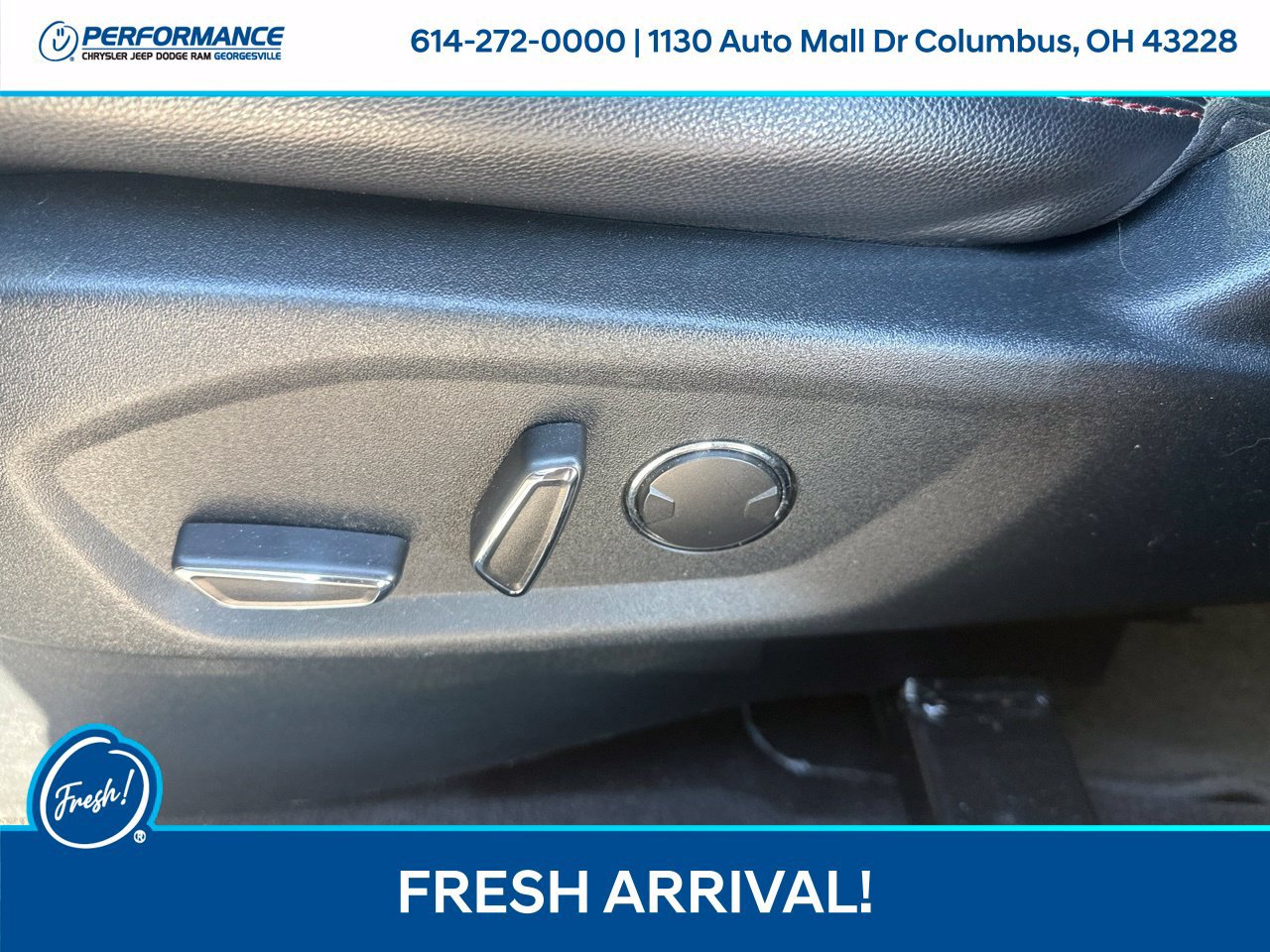 Used 2018 Ford Explorer XLT w/ Equipment Group 202A FWD image 15