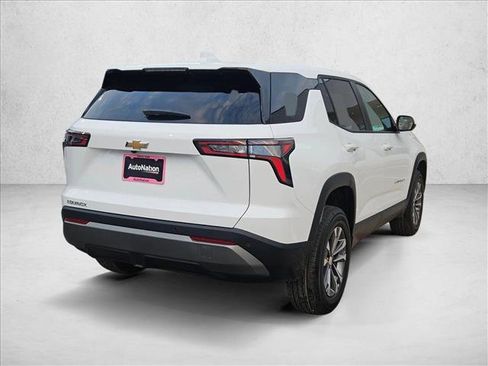 New 2026 Chevrolet Equinox LT FWD image 2