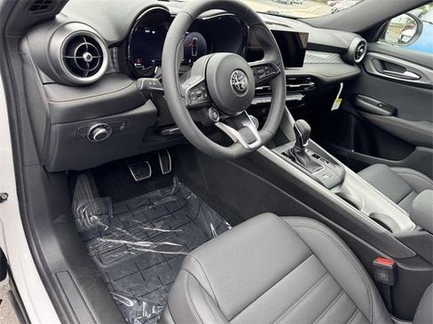 New 2025 Alfa Romeo Tonale w/ Premium Package image 12