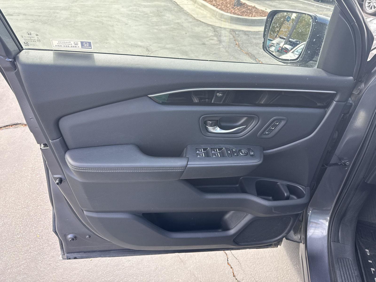 Used 2024 Honda Pilot Touring image 9