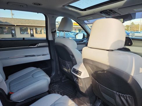 Used 2022 Hyundai Palisade SEL w/ Premium Package image 30