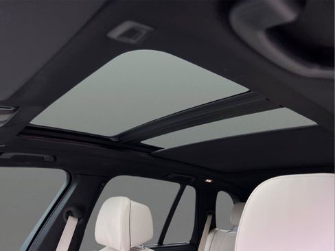 Used 2021 BMW X5 sDrive40i w/ Executive Package image 35