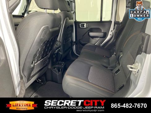 Used 2023 Jeep Gladiator Mojave w/ Cold Weather Group AWD/4WD image 28