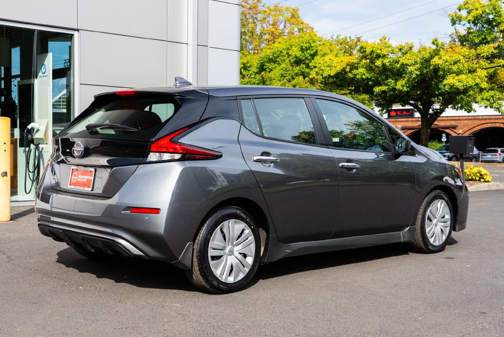 Used 2025 Nissan Leaf S FWD image 6