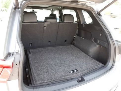 Used 2024 Volkswagen Tiguan SE R-Line w/ MDO Package, Two-Row AWD/4WD image 5