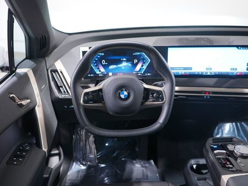 Used 2026 BMW iX xDrive60 image 11