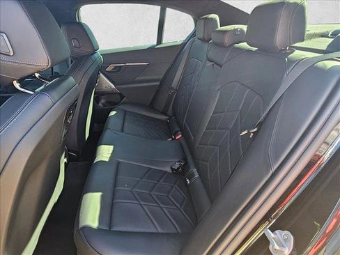 Certified 2025 BMW i5 eDrive40i w/ Premium Package image 12