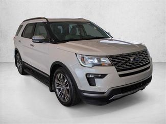 Used 2019 Ford Explorer Platinum video 3
