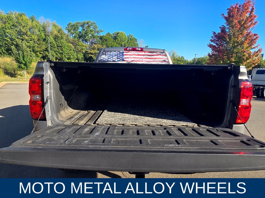 Used 2017 Chevrolet Silverado 1500 LT w/ All Star Edition AWD/4WD image 4