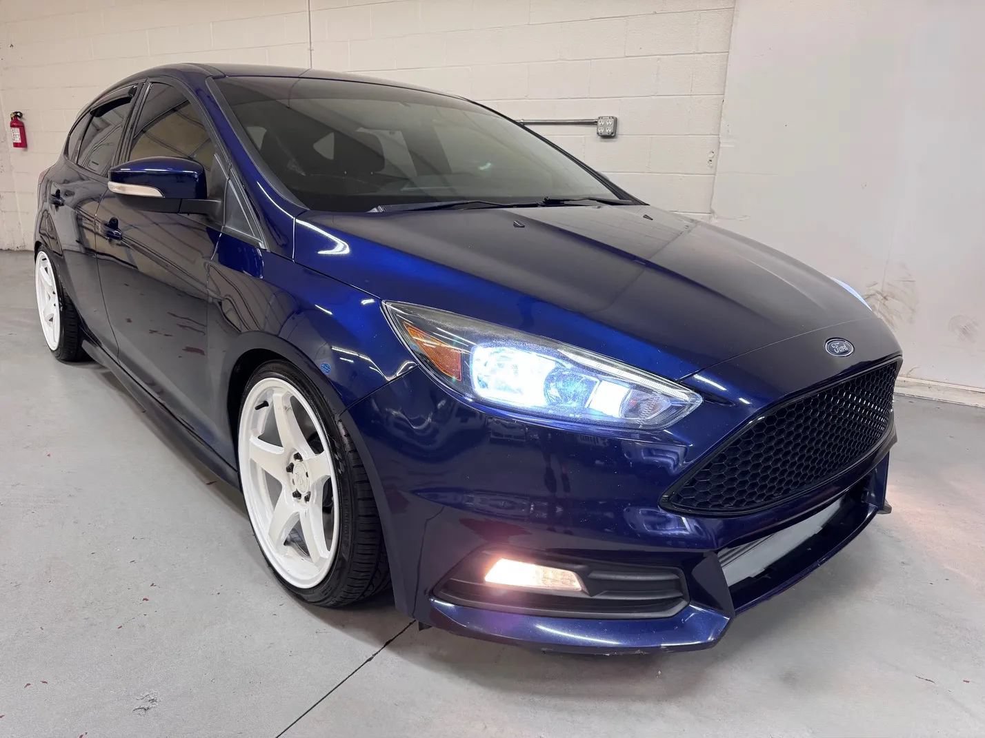 Used 2017 Ford Focus ST FWD image 1