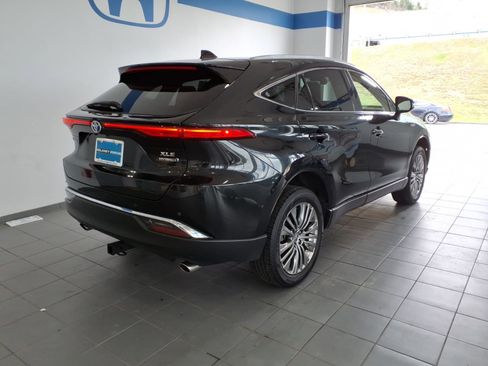 Used 2021 Toyota Venza XLE w/ Softex Package image 5