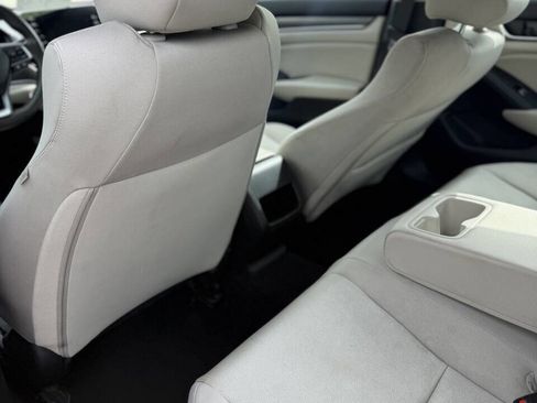 Used 2018 Honda Accord LX image 17