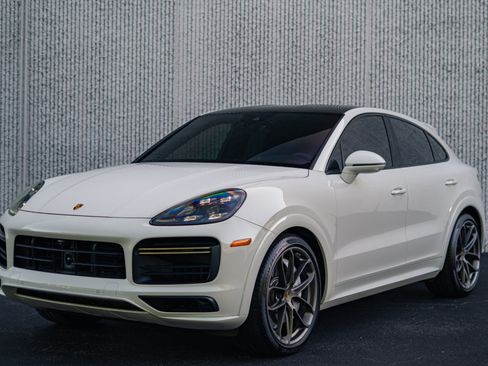Used 2020 Porsche Cayenne Turbo AWD/4WD image 1