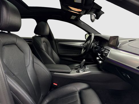 Used 2020 BMW 530i xDrive w/ M Sport Package image 42