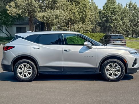 Used 2021 Chevrolet Blazer LT FWD image 3