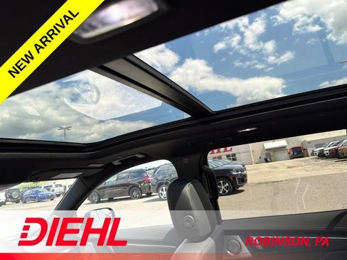 Used 2026 Buick Enclave Avenir AWD/4WD image 9