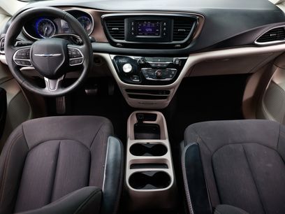 Used 2017 Chrysler Pacifica LX