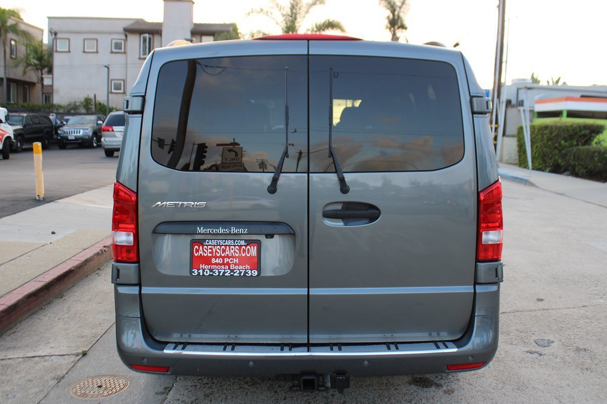 Used 2021 Mercedes-Benz Metris Passenger image 4