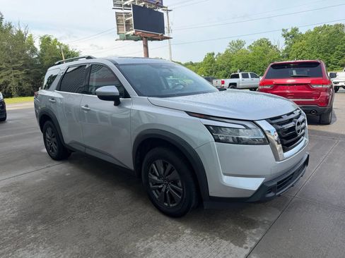 Used 2022 Nissan Pathfinder SV AWD/4WD image 37