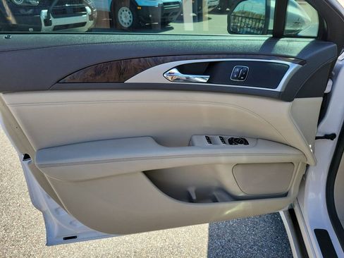 Used 2017 Lincoln MKZ Reserve image 14