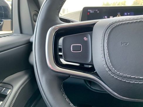 New 2026 Lincoln Navigator L Premier AWD/4WD image 24