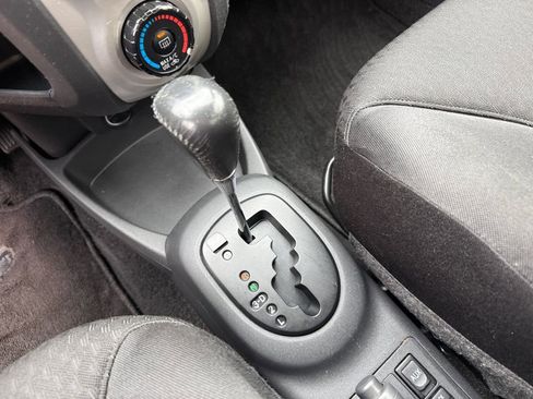 Used 2008 Toyota Yaris S FWD image 36