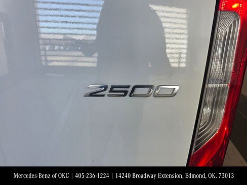 Used 2025 Mercedes-Benz Sprinter 2500 image 5