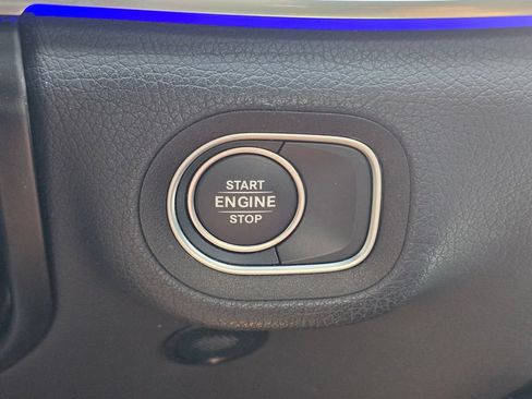 Used 2024 Mercedes-Benz GLE 450e 4MATIC image 28